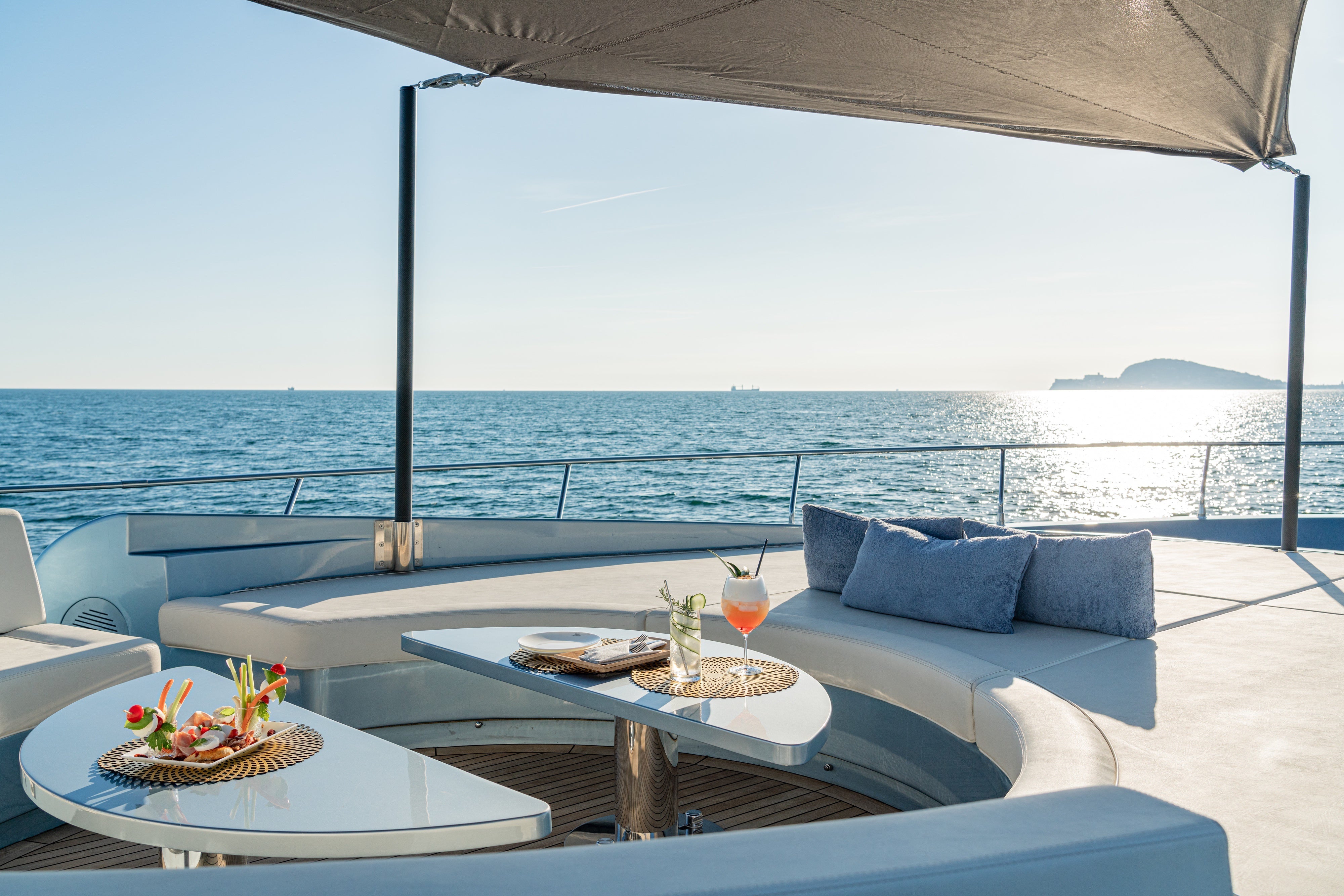 Mega yacht Charter Cannes 
