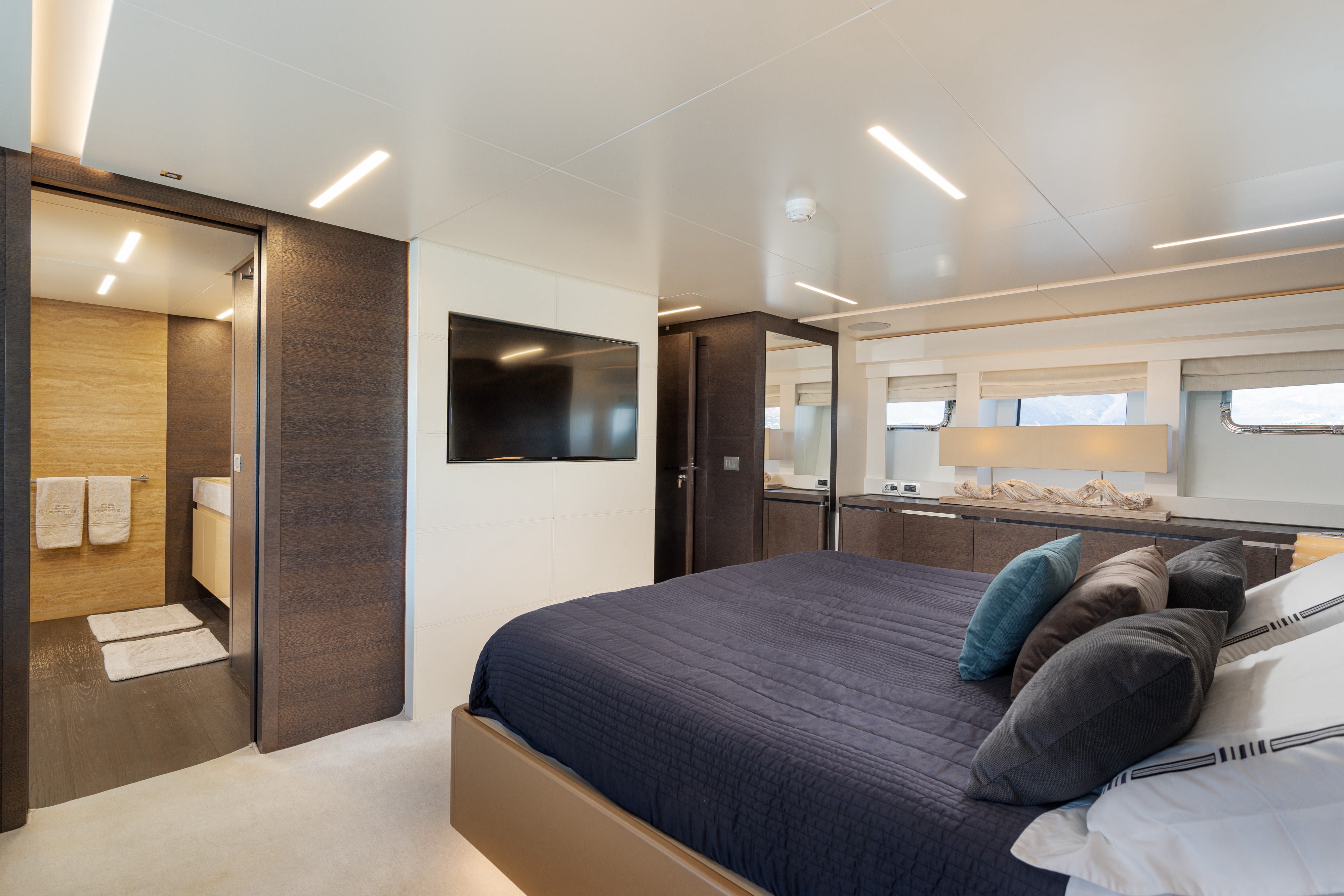private yacht charter Cannes 