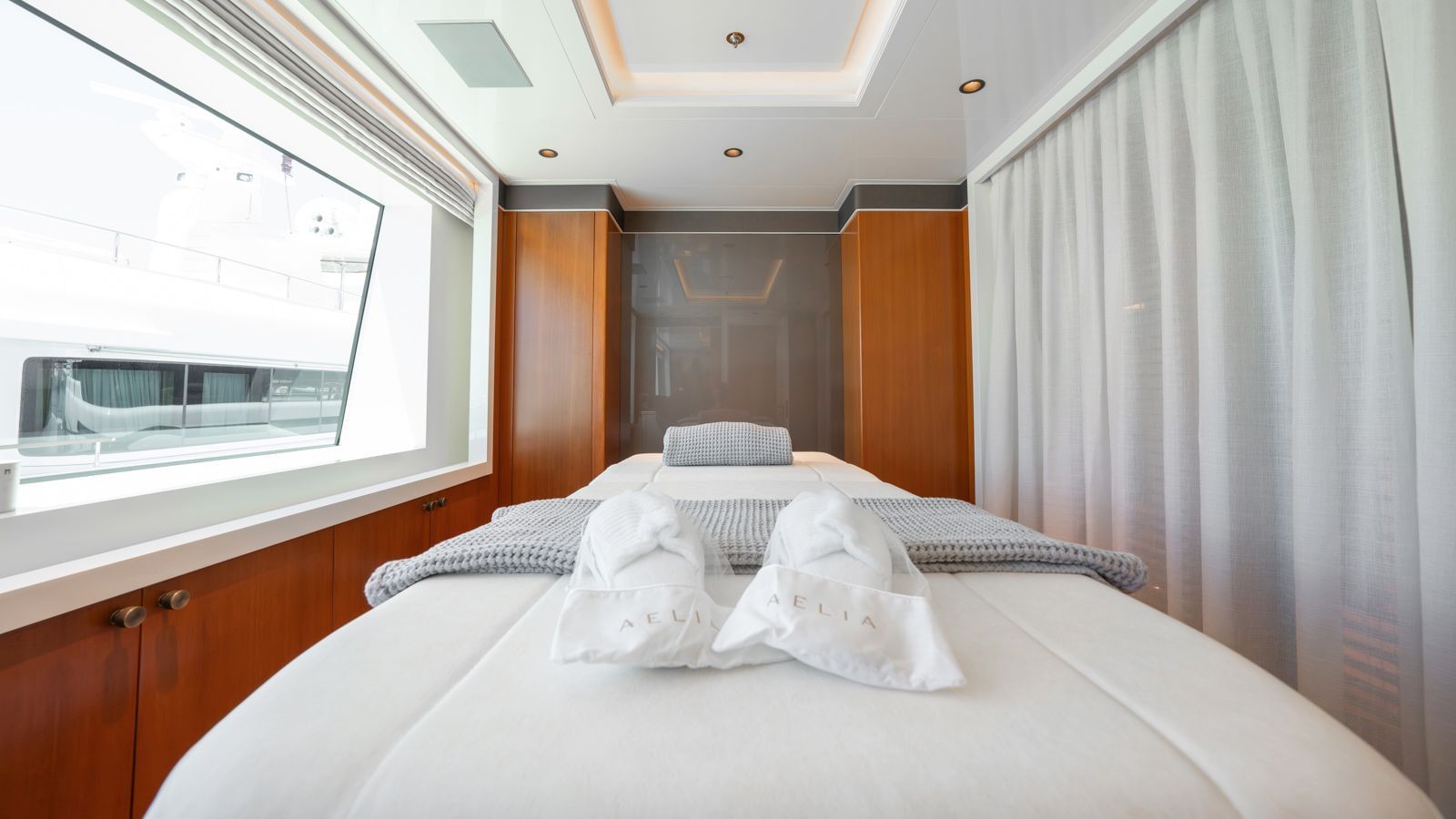 M/Y AELIA best yacht charter Cannes