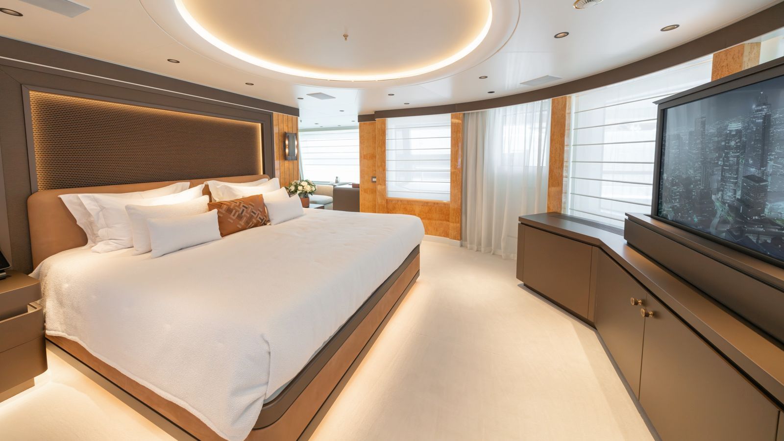 M/Y AELIA yacht charter cost Cannes
