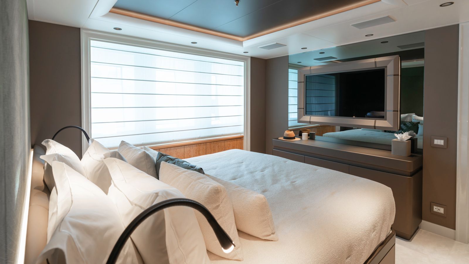 M/Y AELIA Superyacht Rental Cannes France