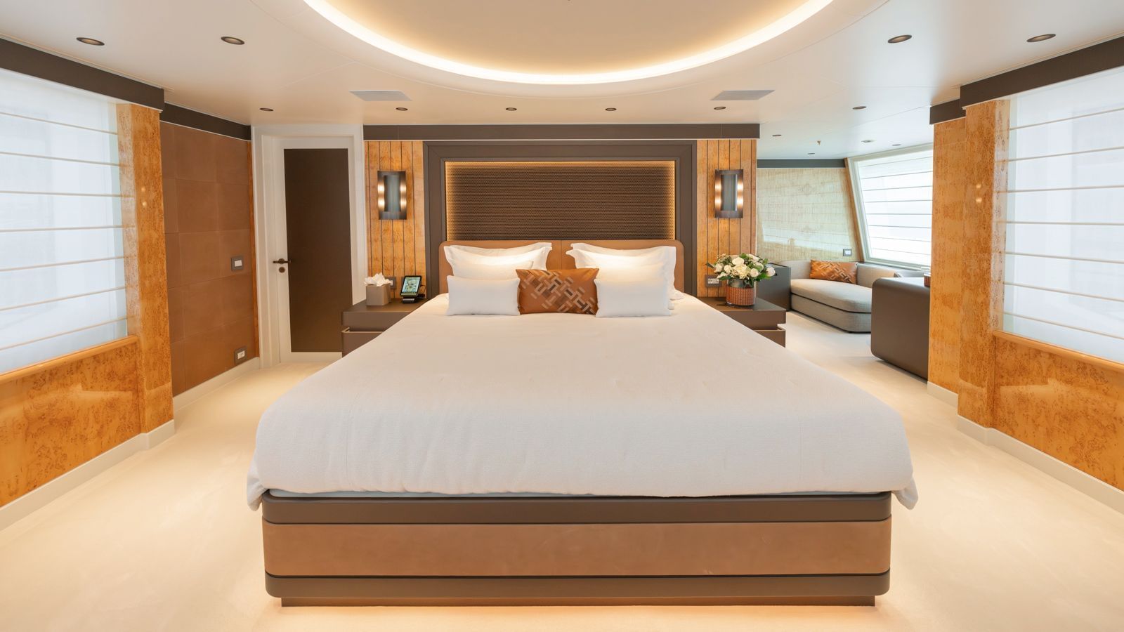 M/Y AELIA Yacht for rent cannes France