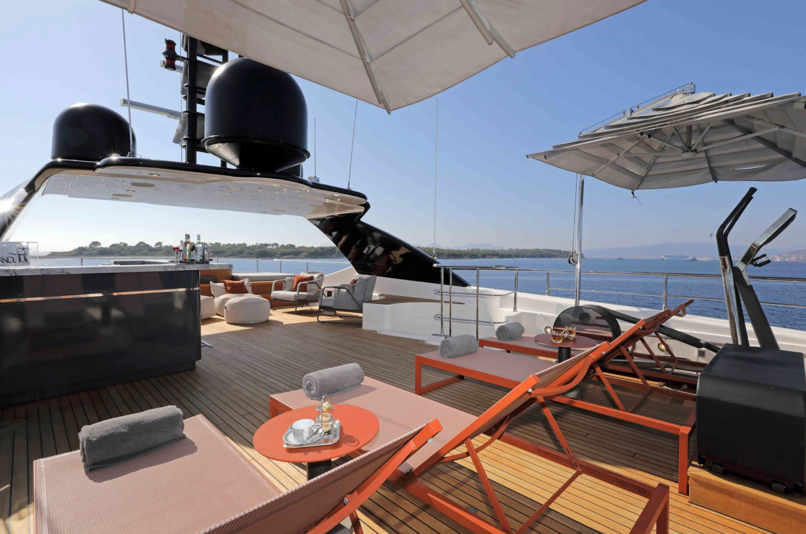 AERO Motor Yacht Rental Cannes France