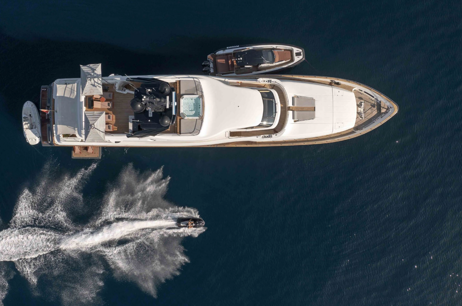 AERO Luxurious Yacht Charter Holiday Cannes
