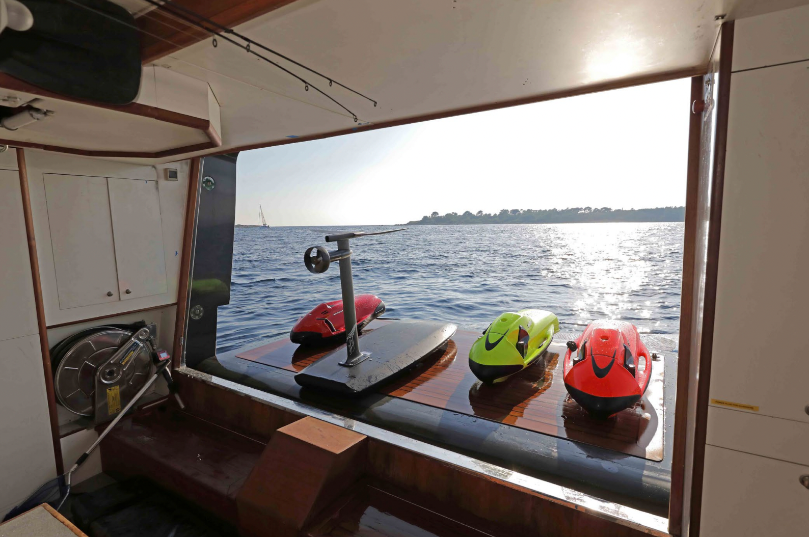 AERO Yacht Charter Holiday Cannes France