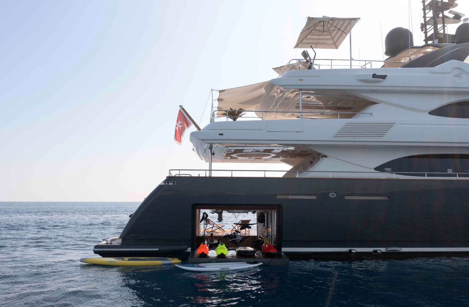 AERO Motor Yacht Holiday Cannes France