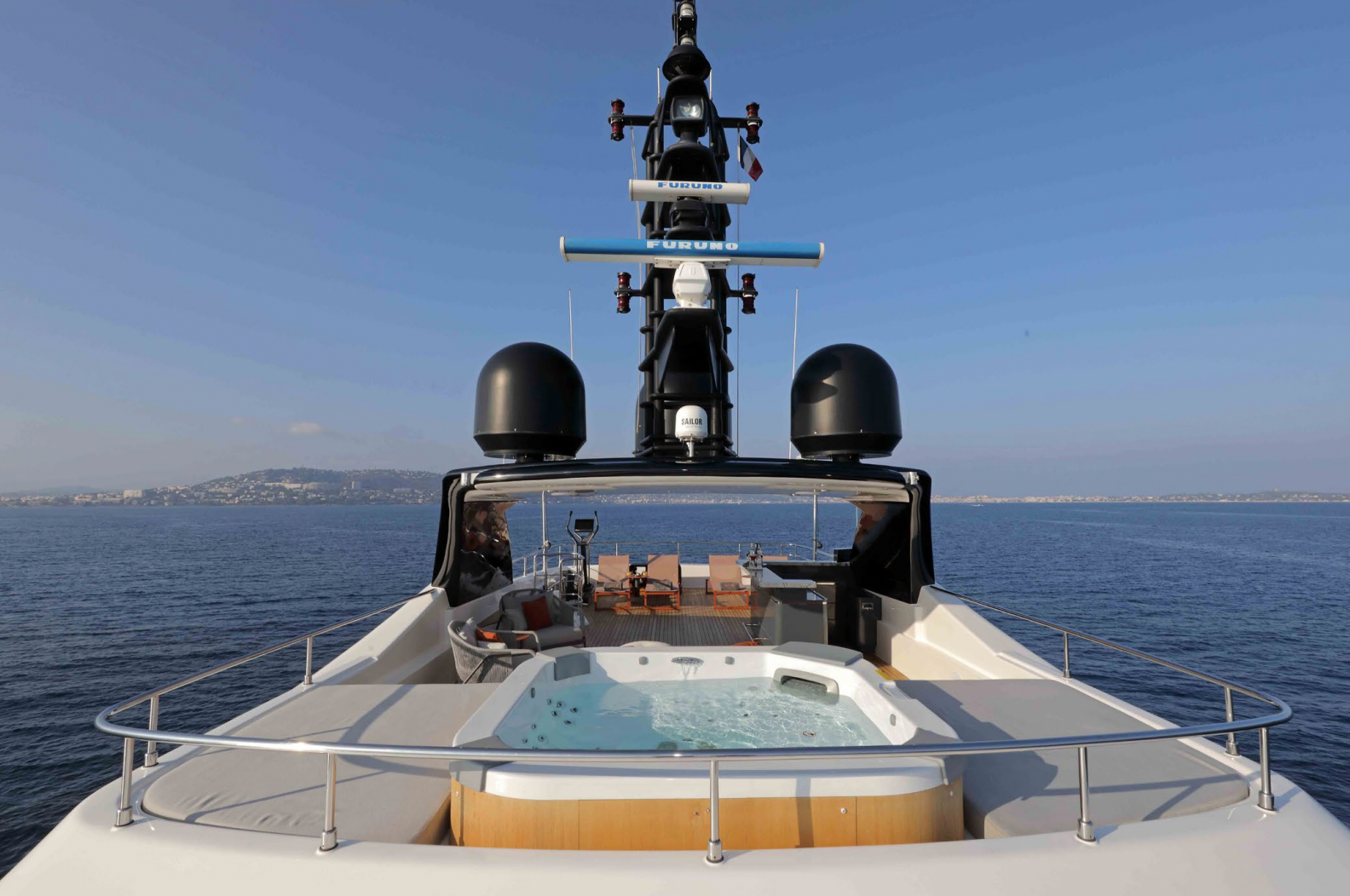 AERO private yacht charter Cannes France