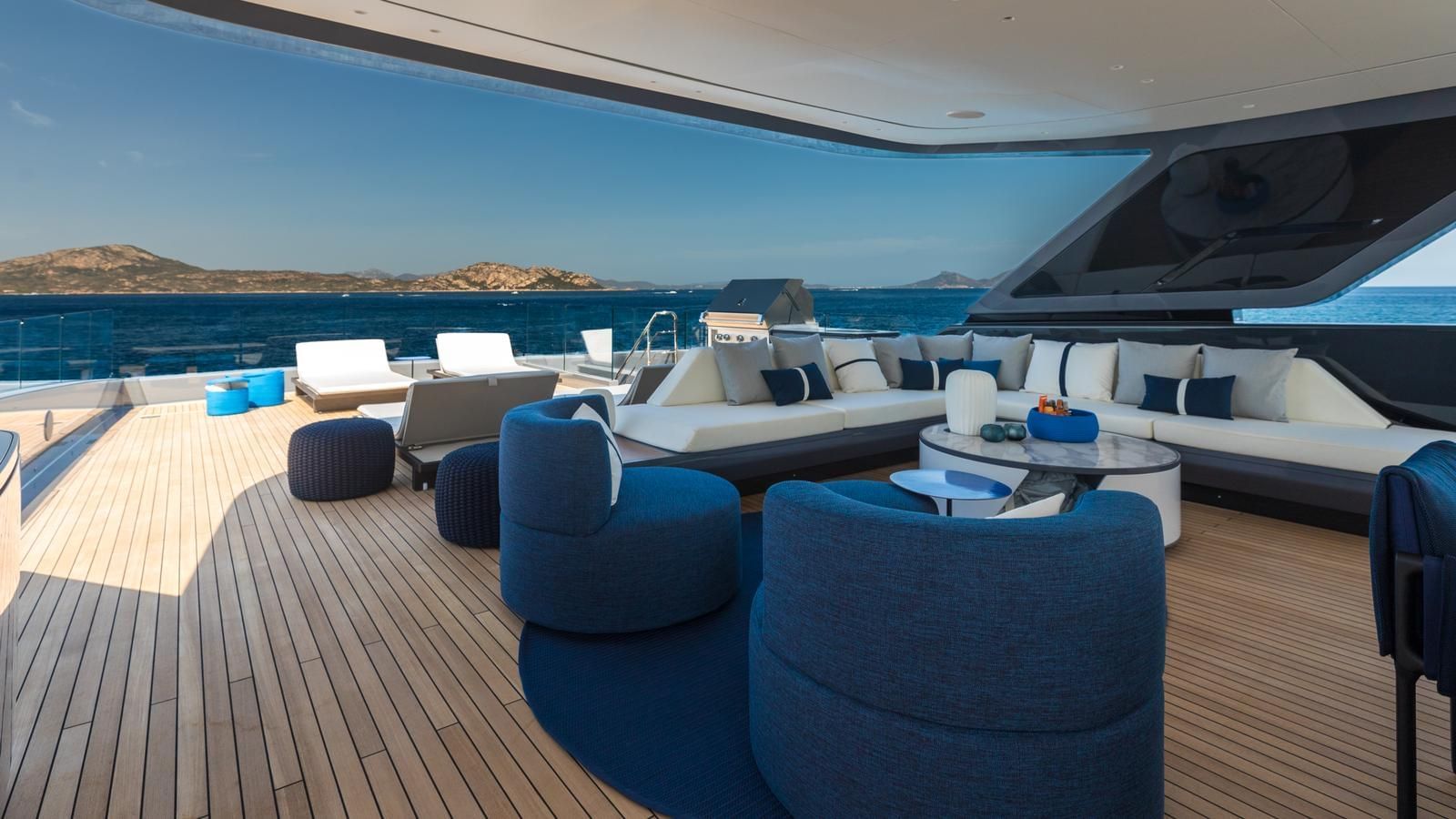M/Y AKULA Large yacht charter Cannes France