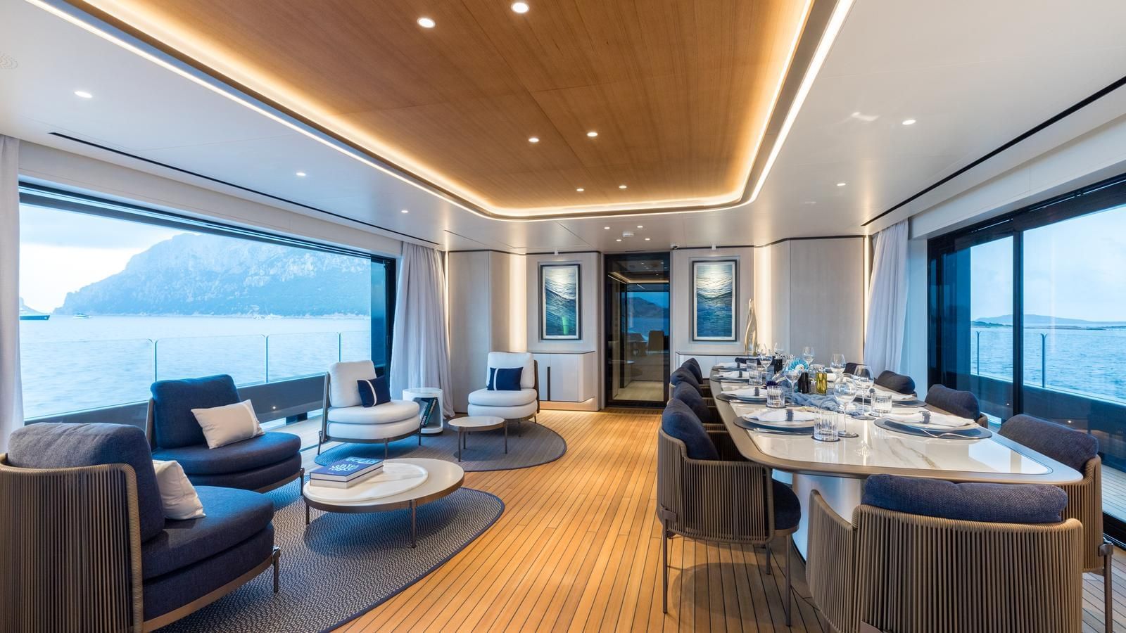 M/Y AKULA Yacht Charter Holiday Cannes France