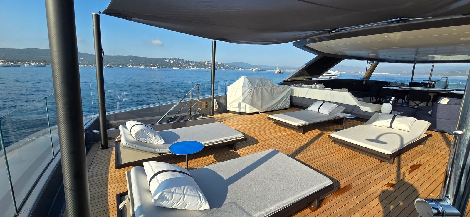 M/Y AKULA Motor Yacht Charter Cannes France
