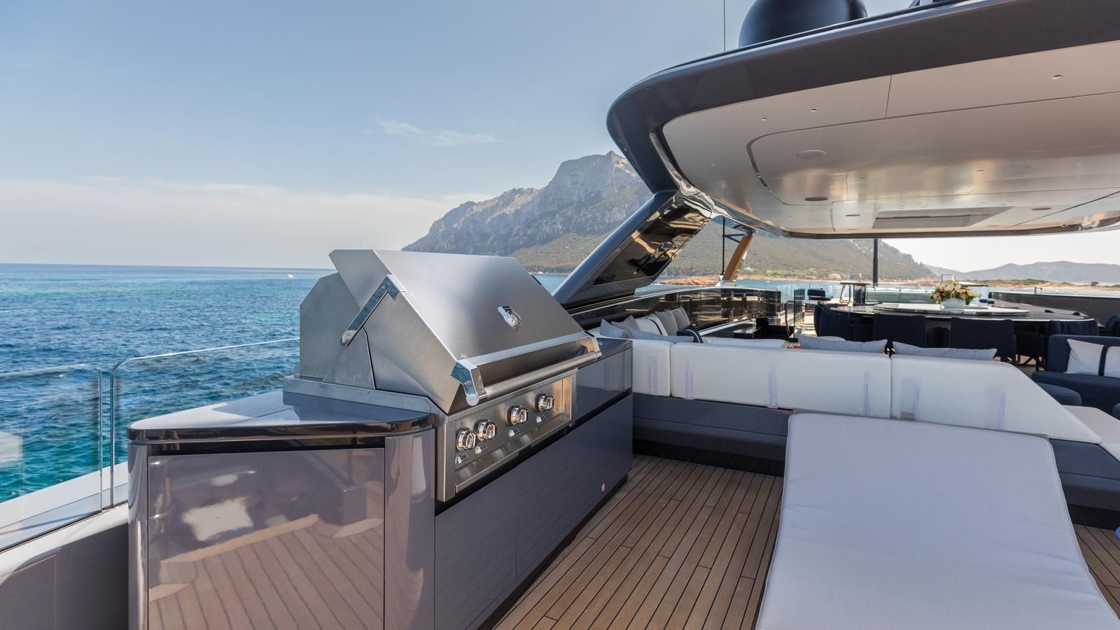 M/Y AKULA Yacht for rent cannes France