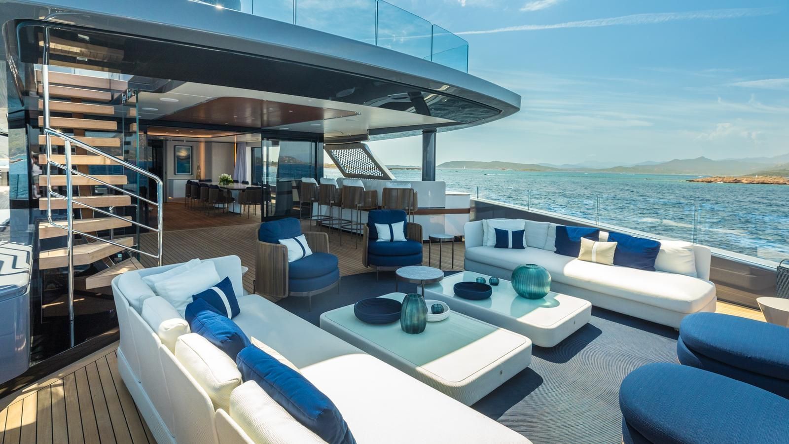 M/Y AKULA private yacht charter Cannes