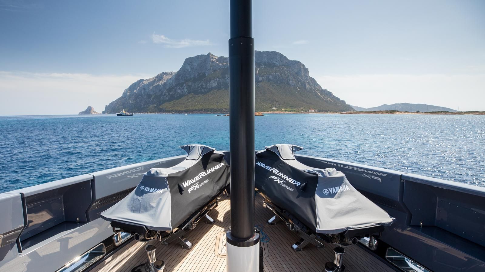 M/Y AKULA small yacht charter Cannes