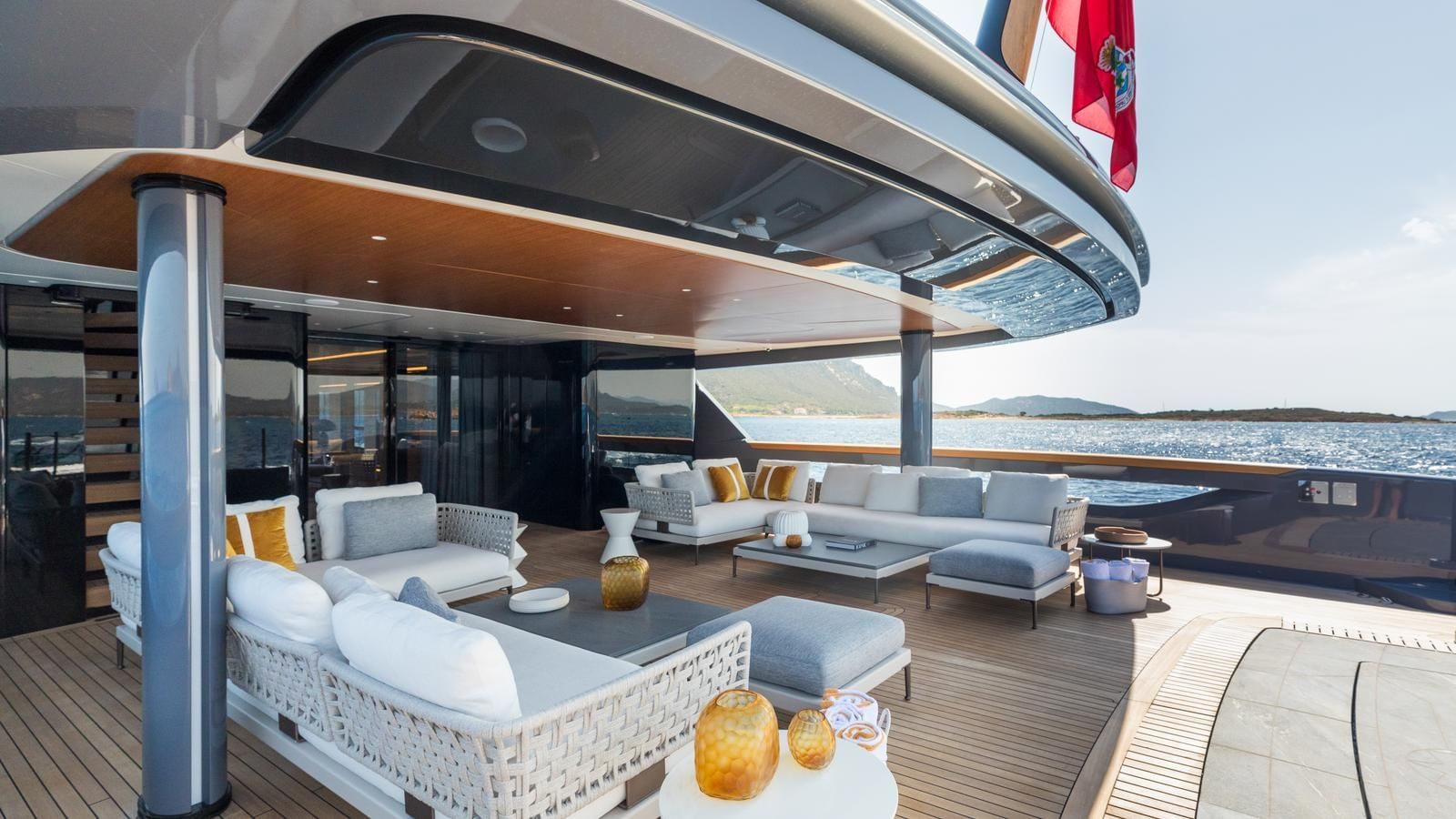 M/Y AKULA Luxurious Yacht Charter Cannes