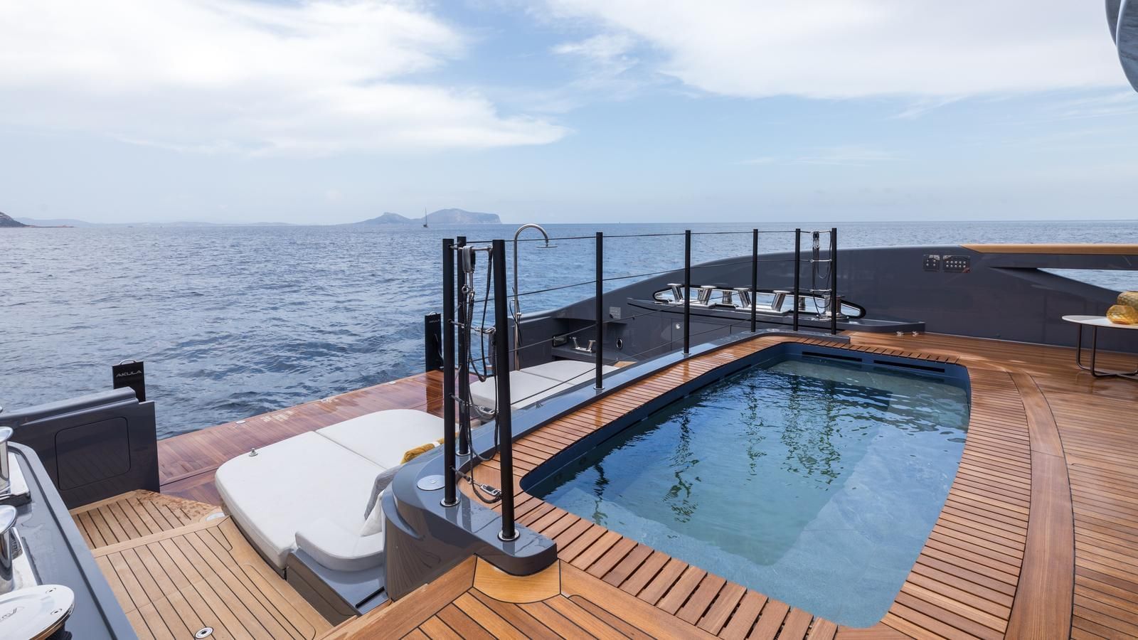 M/Y AKULA best yacht charter Cannes