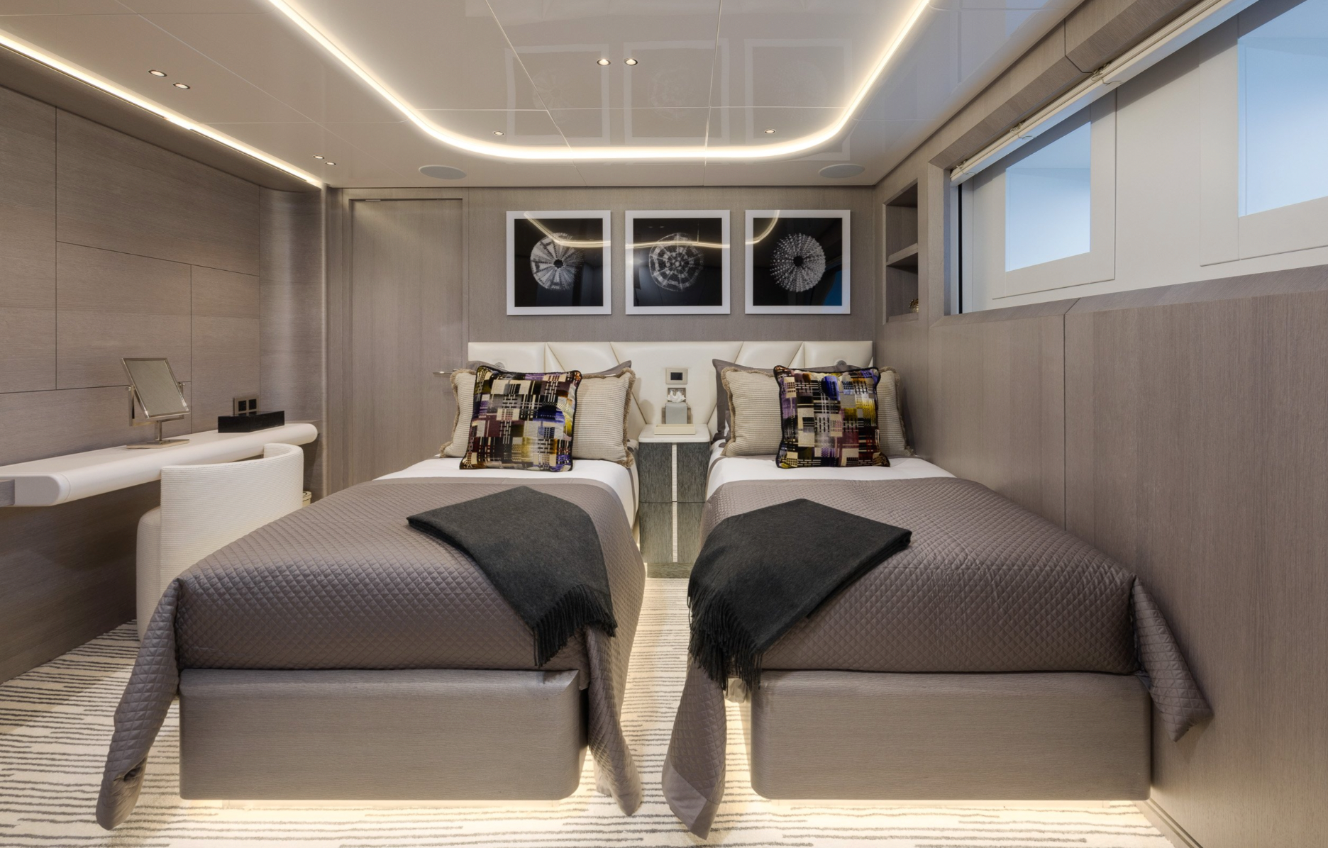 M/Y ANCORA
