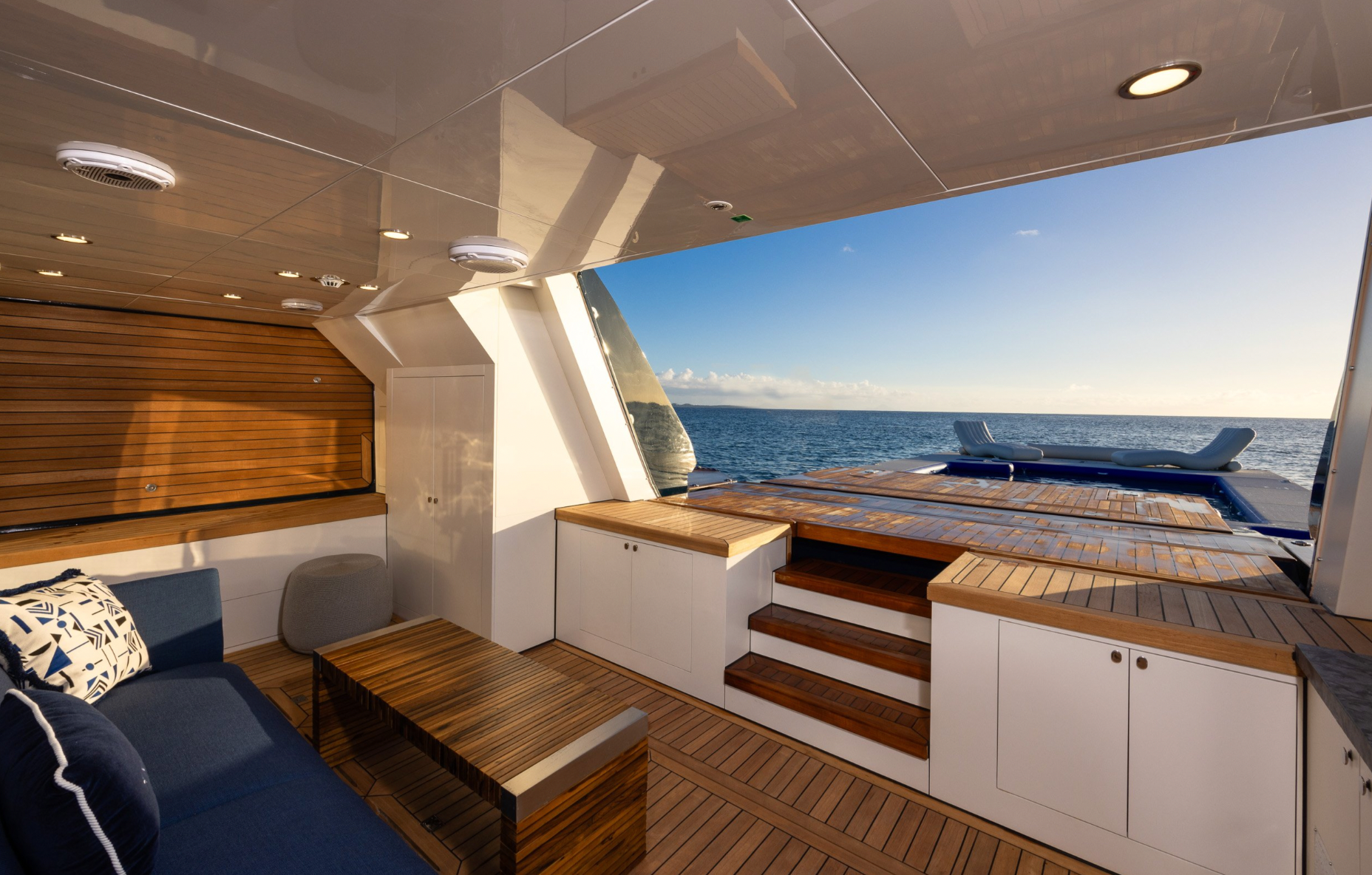 Luxurious yacht charters St Tropez France