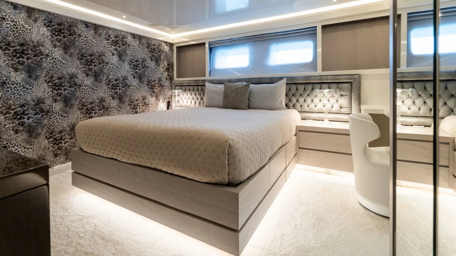 M/Y AQUILA luxury yacht charter Cannes