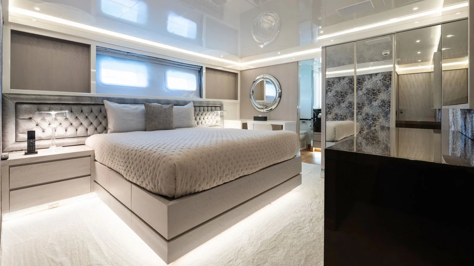 M/Y AQUILA party yacht charter Cannes