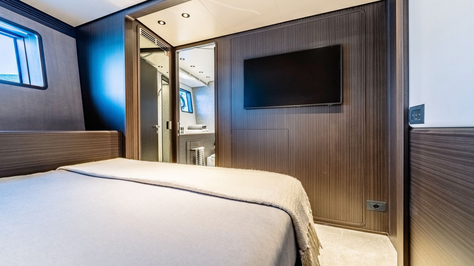 Charter yacht club Cannes France