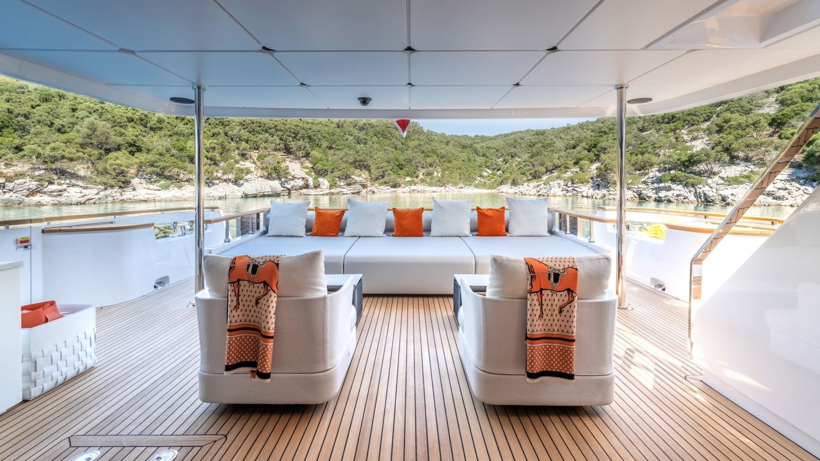 M/Y AT ONE yacht Charter Cannes