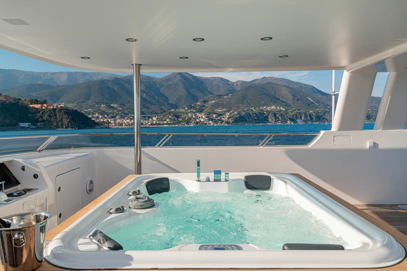 Mega Yacht Charter in Italy