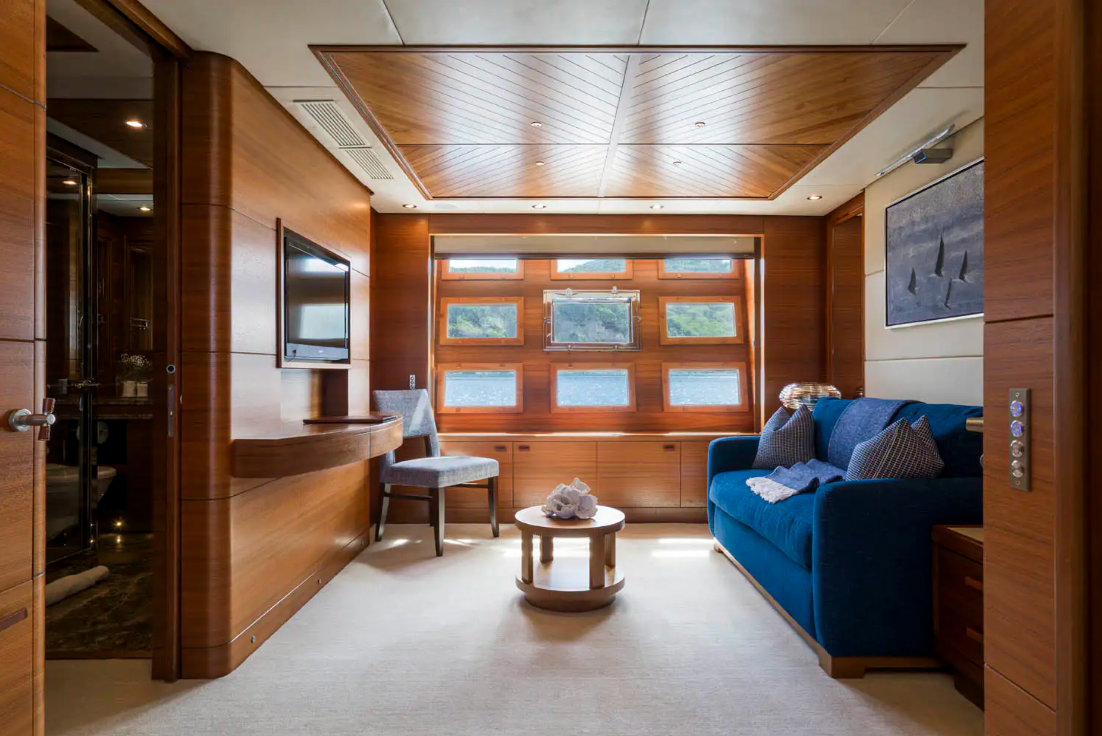Weekly yacht Charter Cannes 