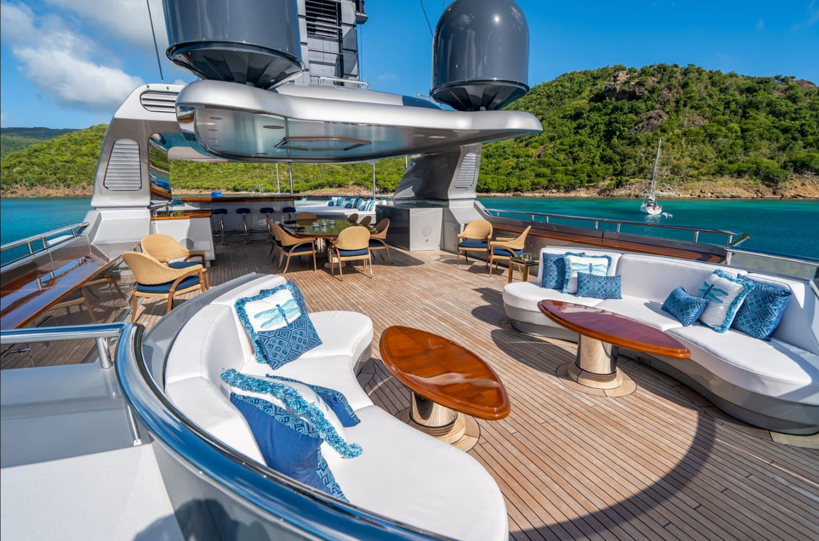 VIBRANCE Large yacht charter St Barths