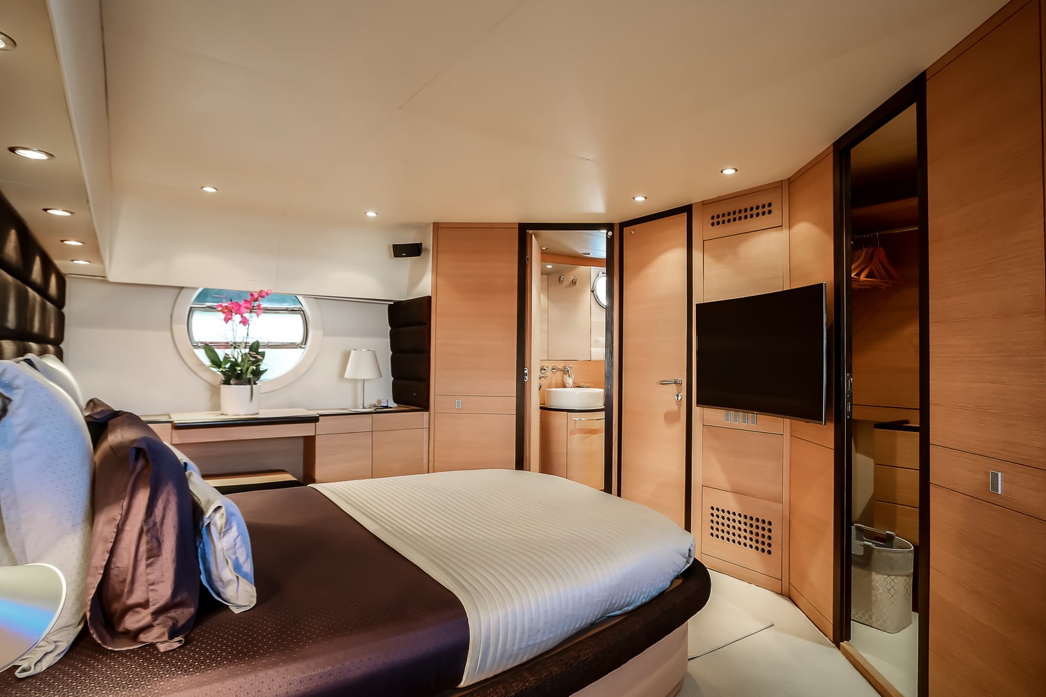 party yacht Charter St Tropez France