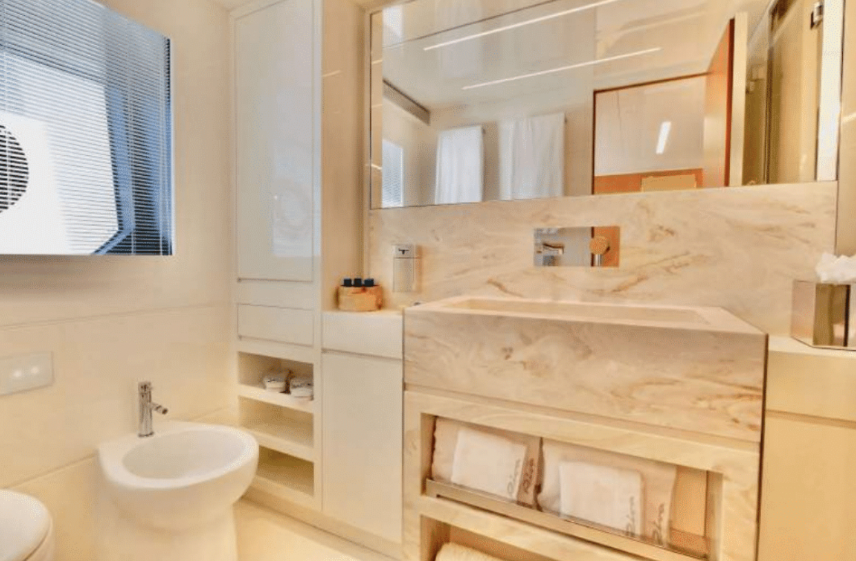 Weekly yacht Charter Cannes 