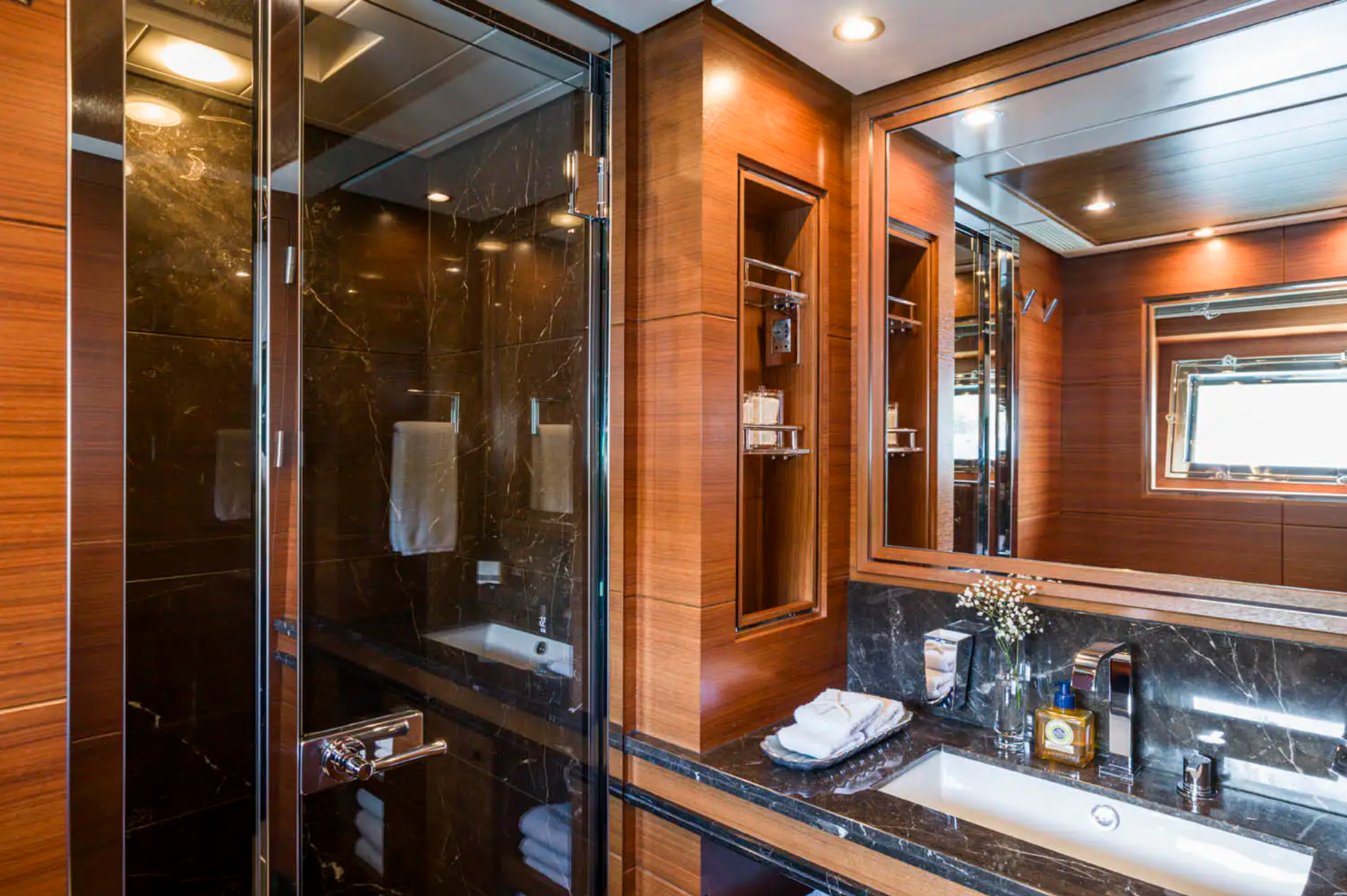 Luxurious yacht charter French Riviera