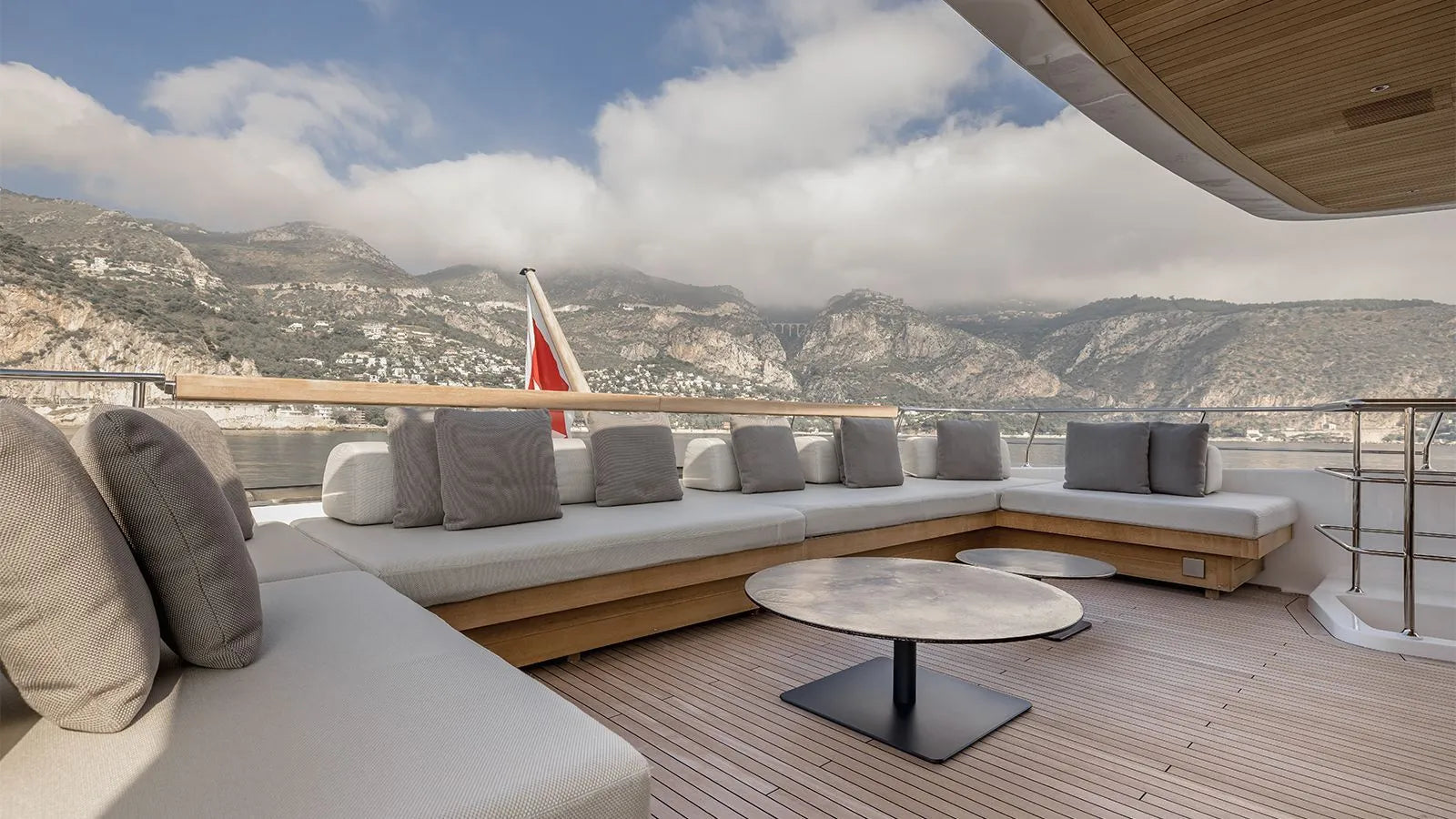 M/Y LES BRUXELLOIS Cannes yacht Charter