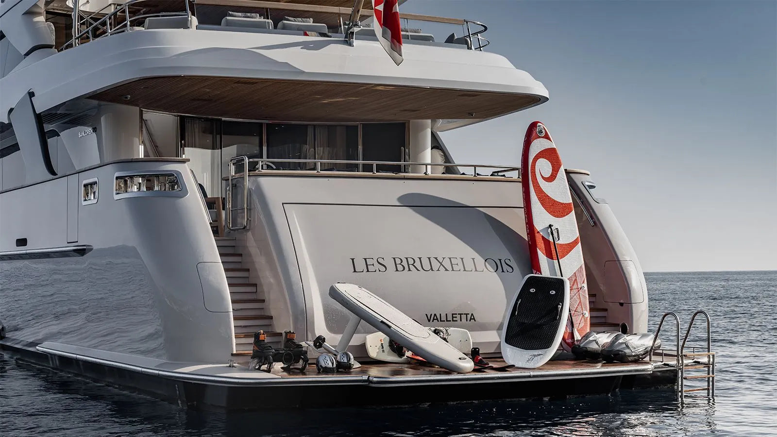 M/Y LES BRUXELLOIS Yacht Charter Holiday In Cannes