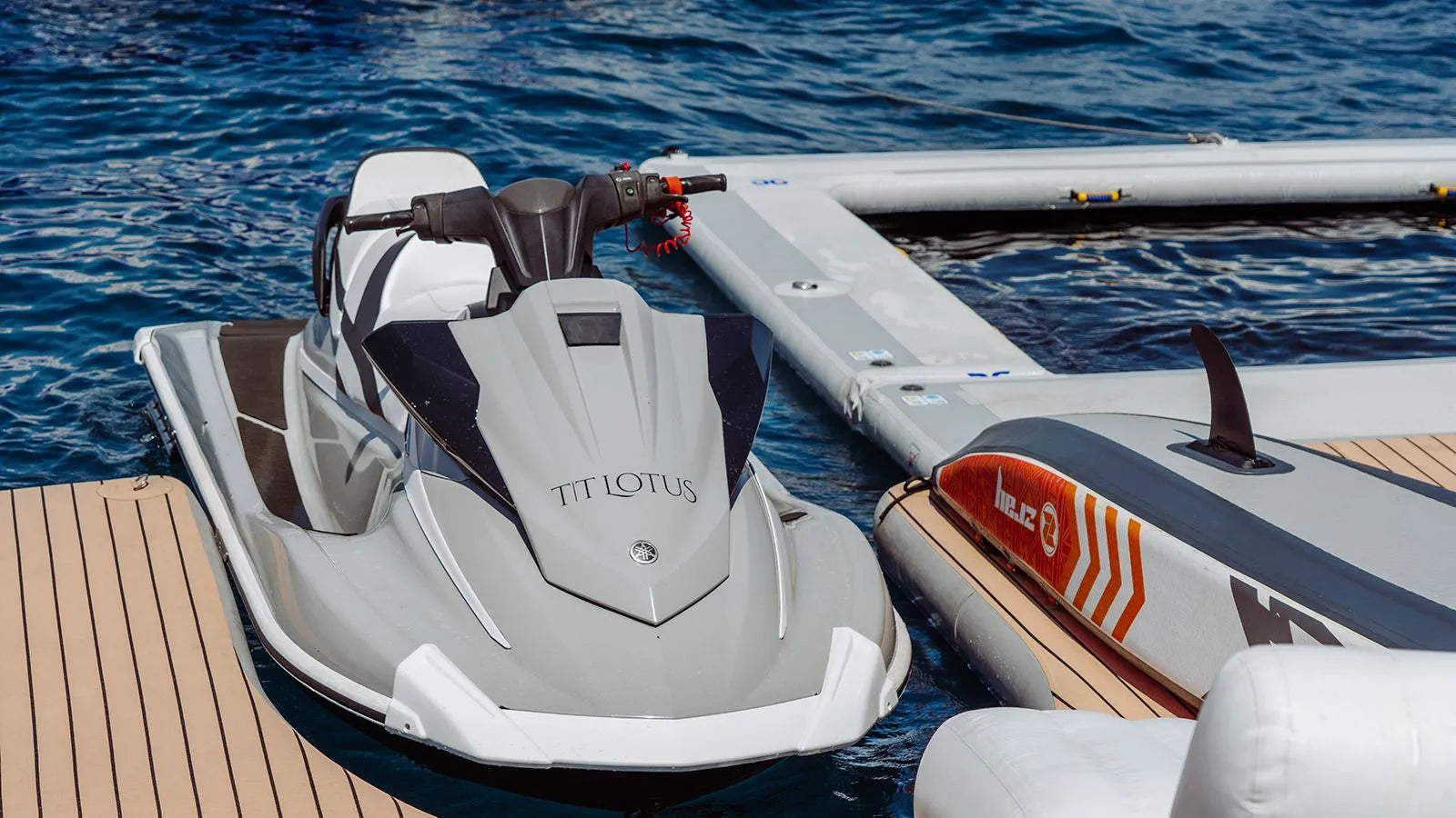 weekly yacht charter Cannes 