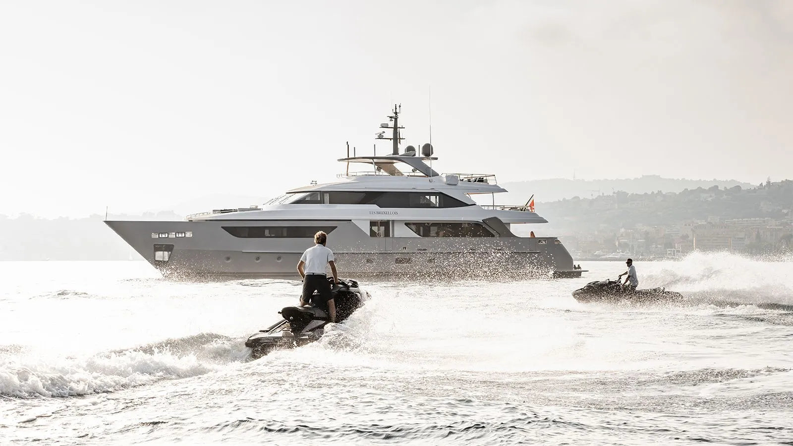 M/Y LES BRUXELLOIS party yacht Charter Cannes