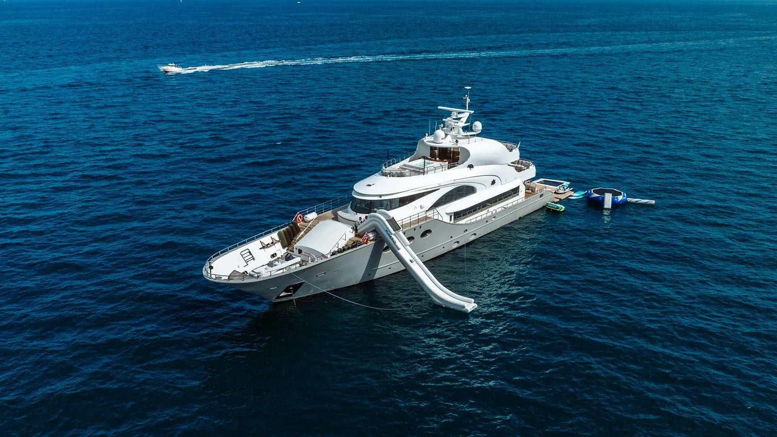 Luxurious yacht charter St Tropez France