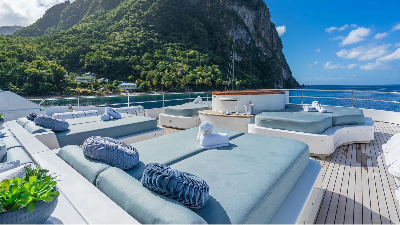 luxury yacht charter Cannes 