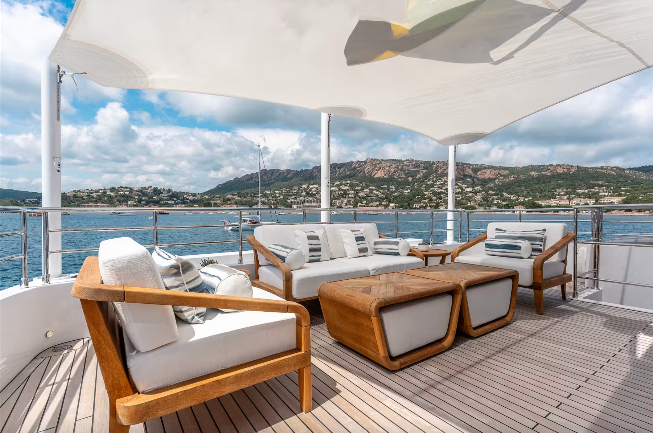 Mega yacht charter Cannes