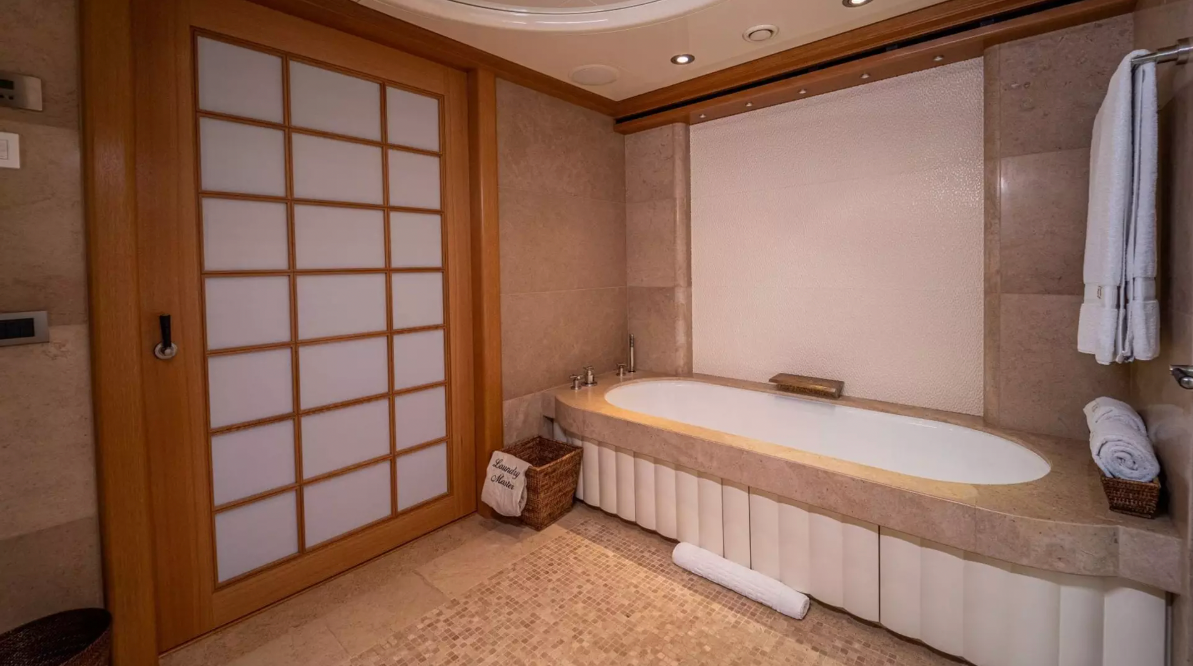 Kijo weekend yacht charter Cannes