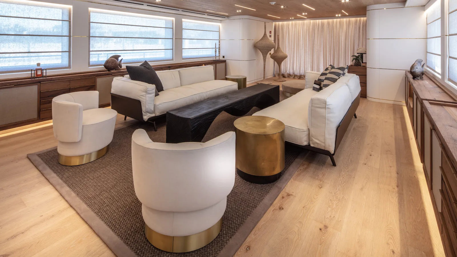 Crewed Mega yacht Charter Corsica 