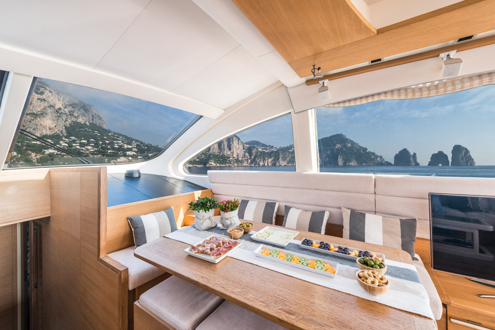 weekend yacht charter St Tropez France