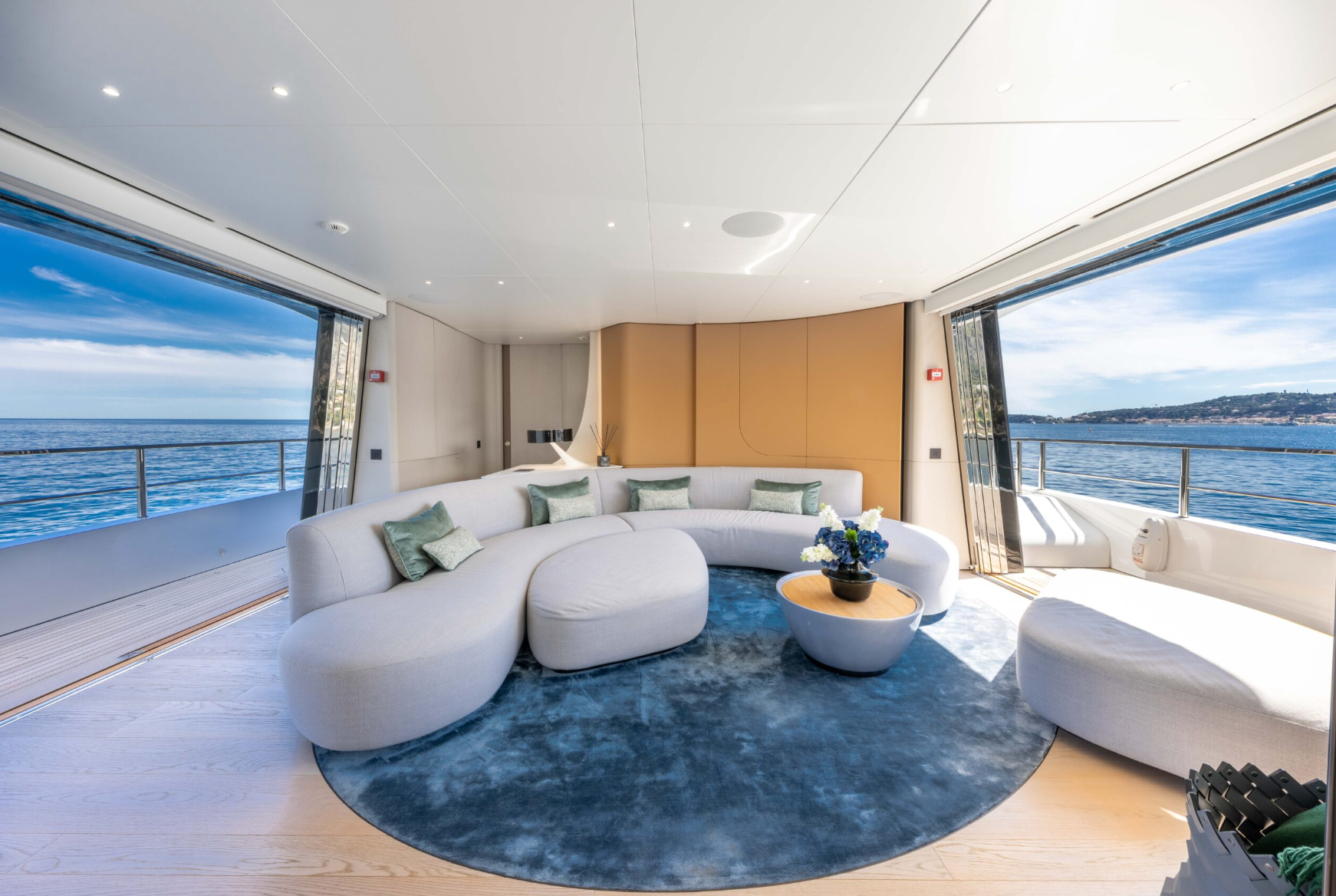 M/Y Ocean One Cannes Yacht Charters