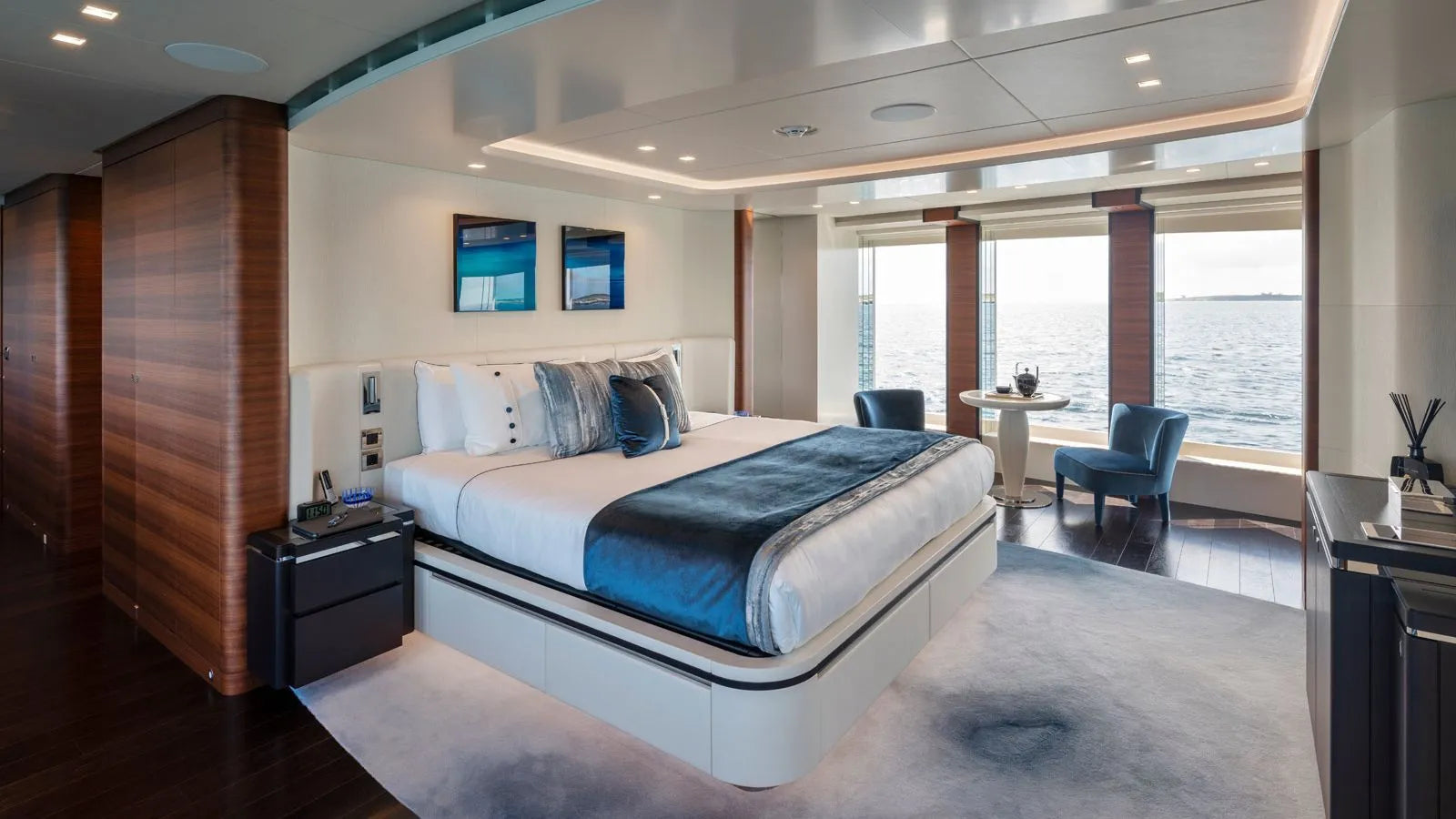 Weekly yacht Charter Cannes 