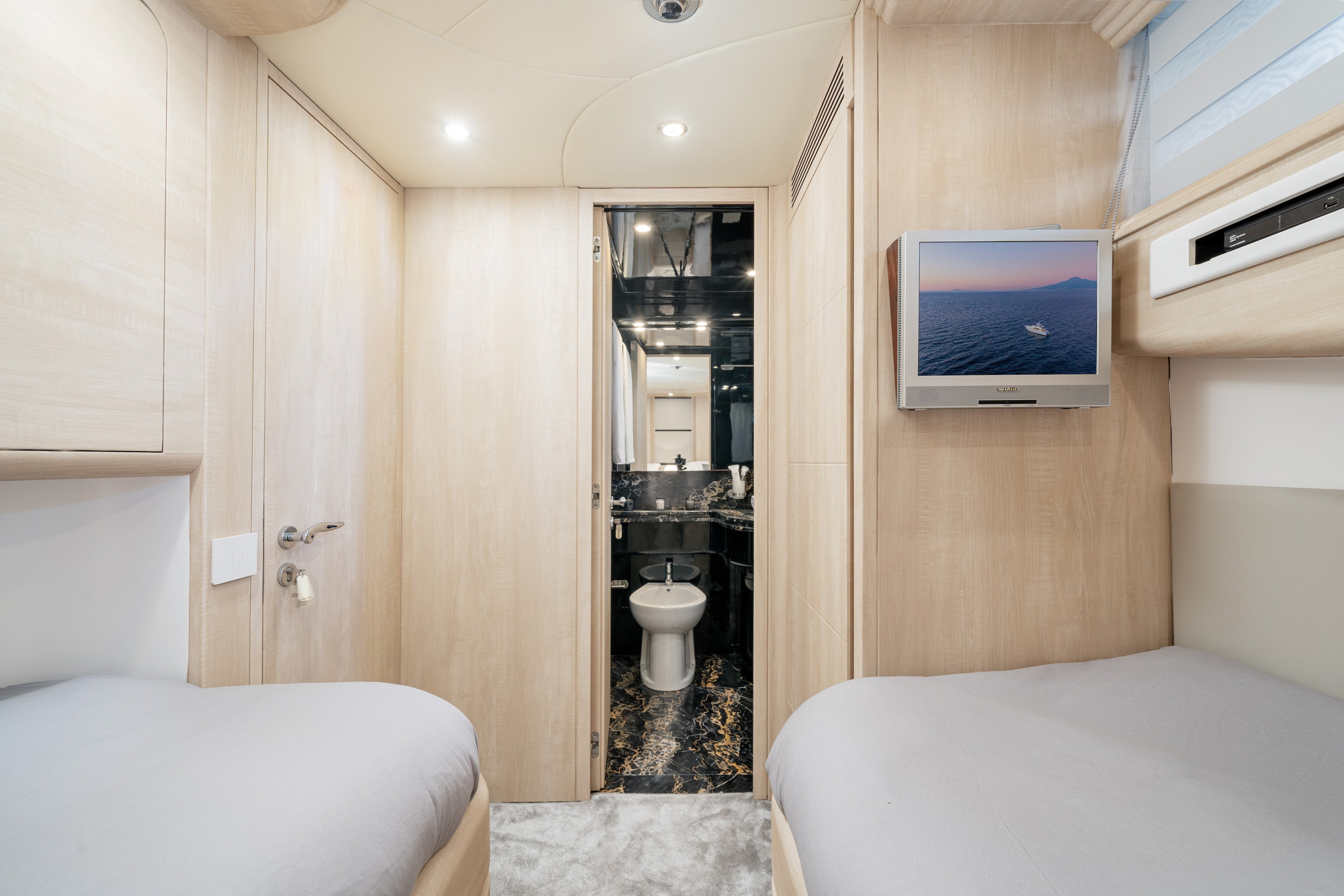 yacht cruise rental Italian Riviera