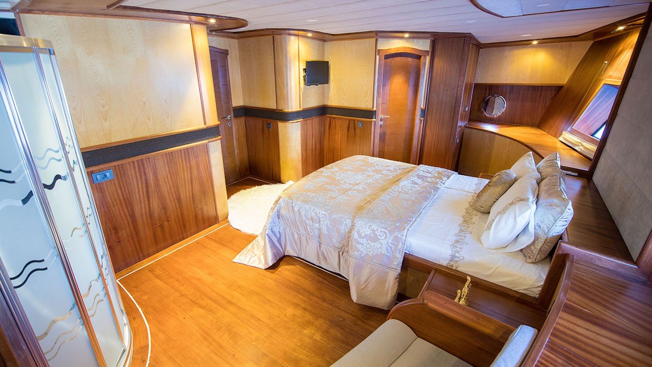 luxury yacht Charter Marmaris