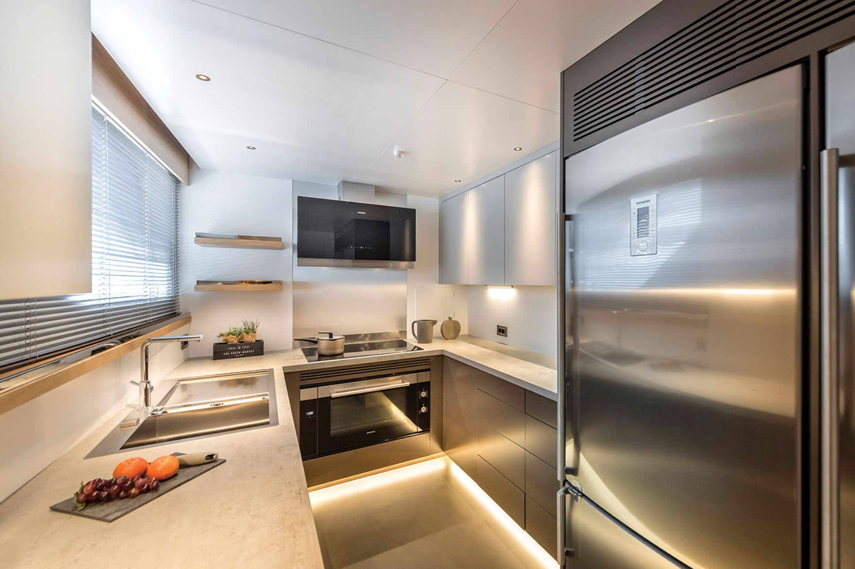 M/Y KAMOKA overnight yacht charters Monaco