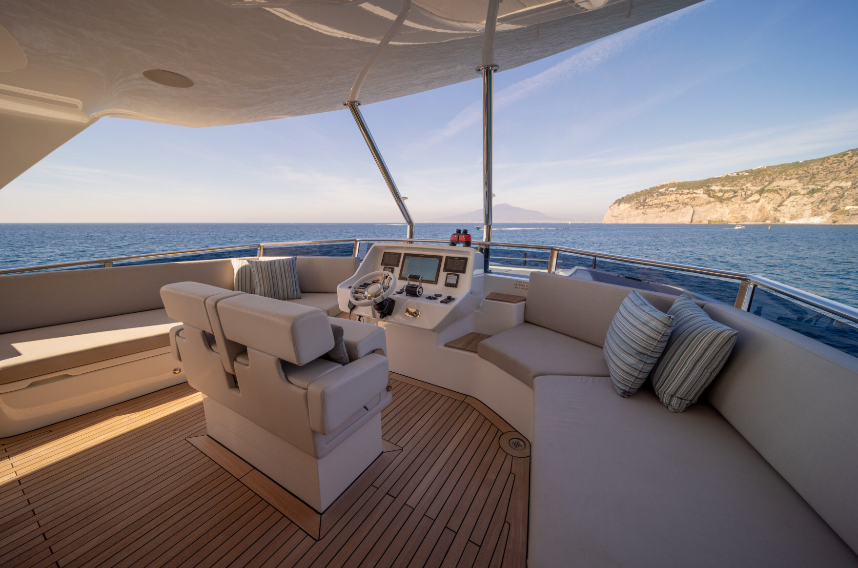 M/Y KAMOKA day yacht charter Monaco