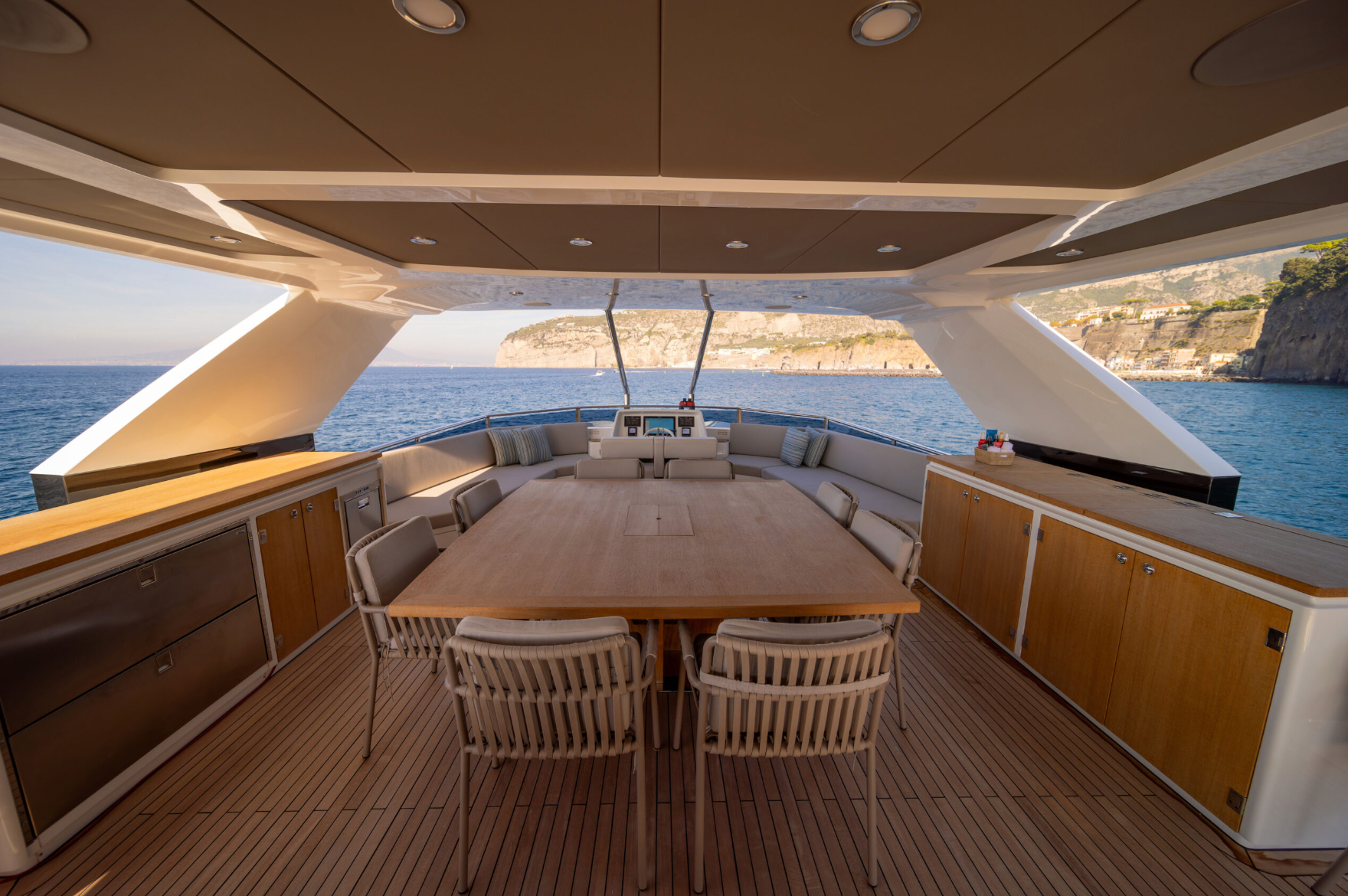 M/Y KAMOKA Luxurious yacht charter Monaco