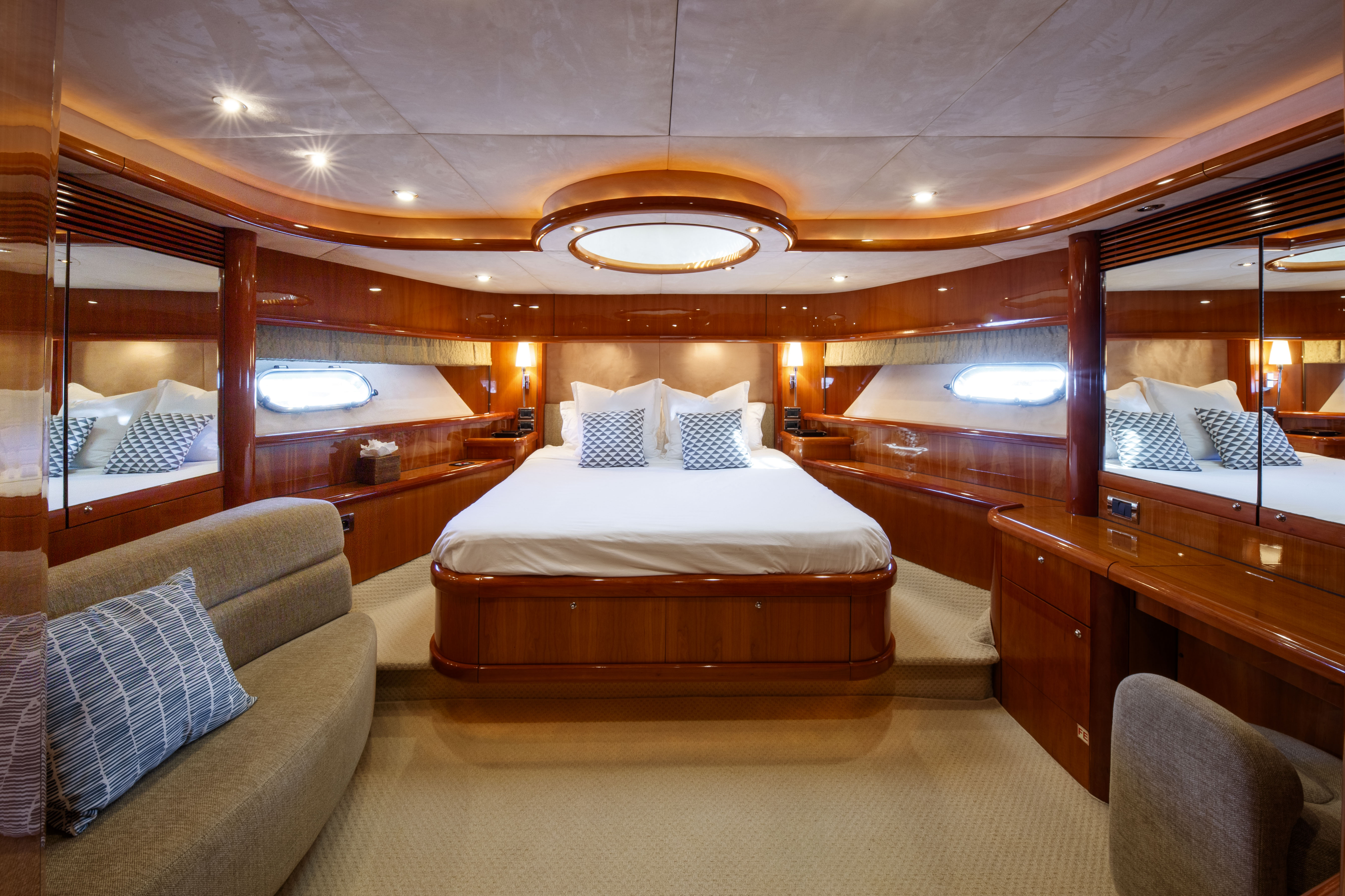 Luxury Yacht Charter In Monaco