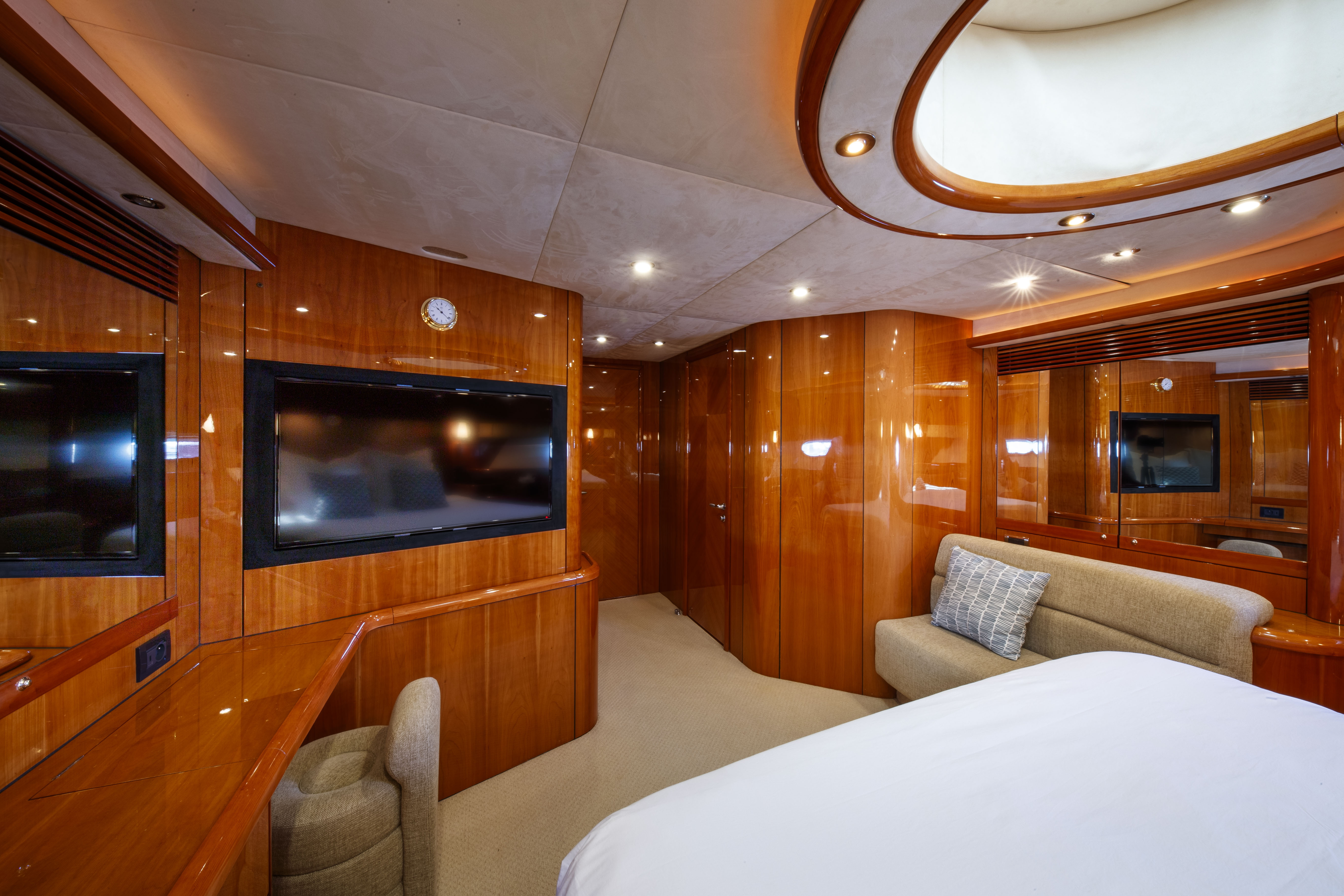 Luxury Yacht Charter In Monaco